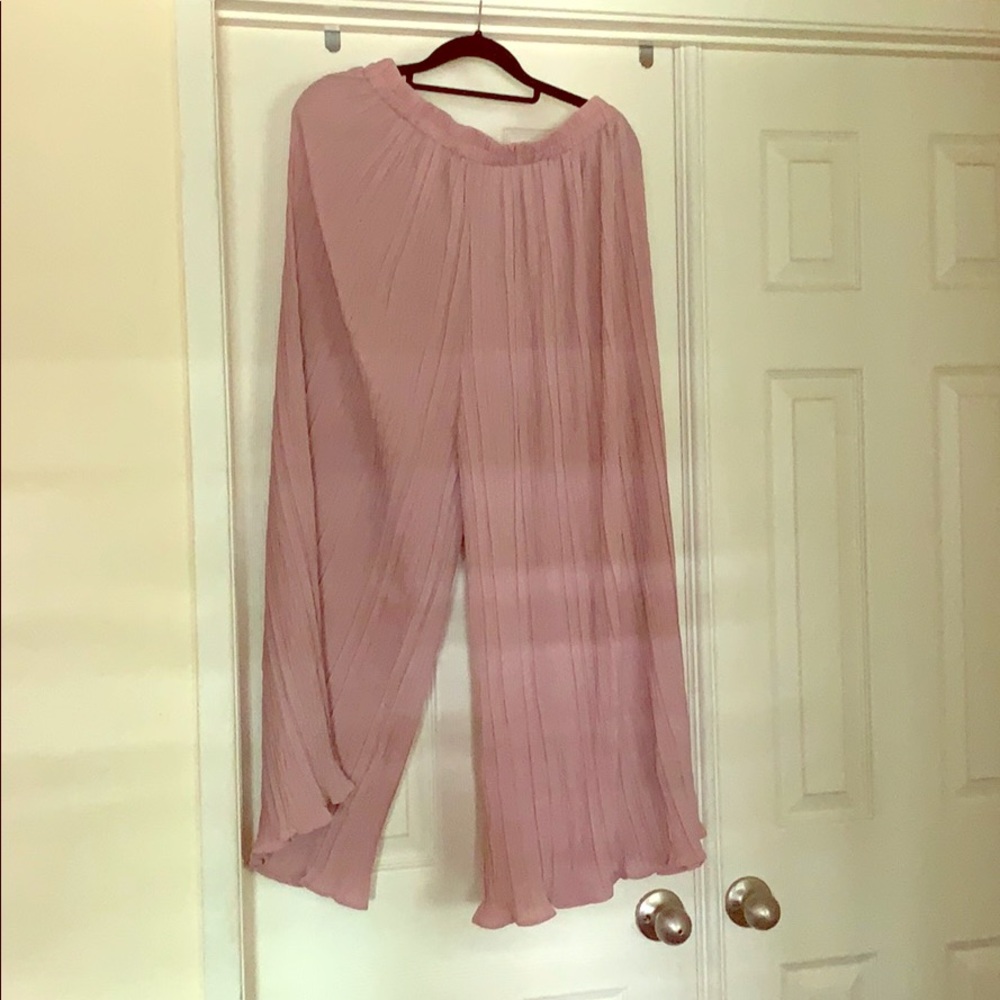 Pleated airy culottes